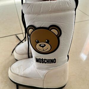 Moschino Kids White Snow Boots with Bear Motif
